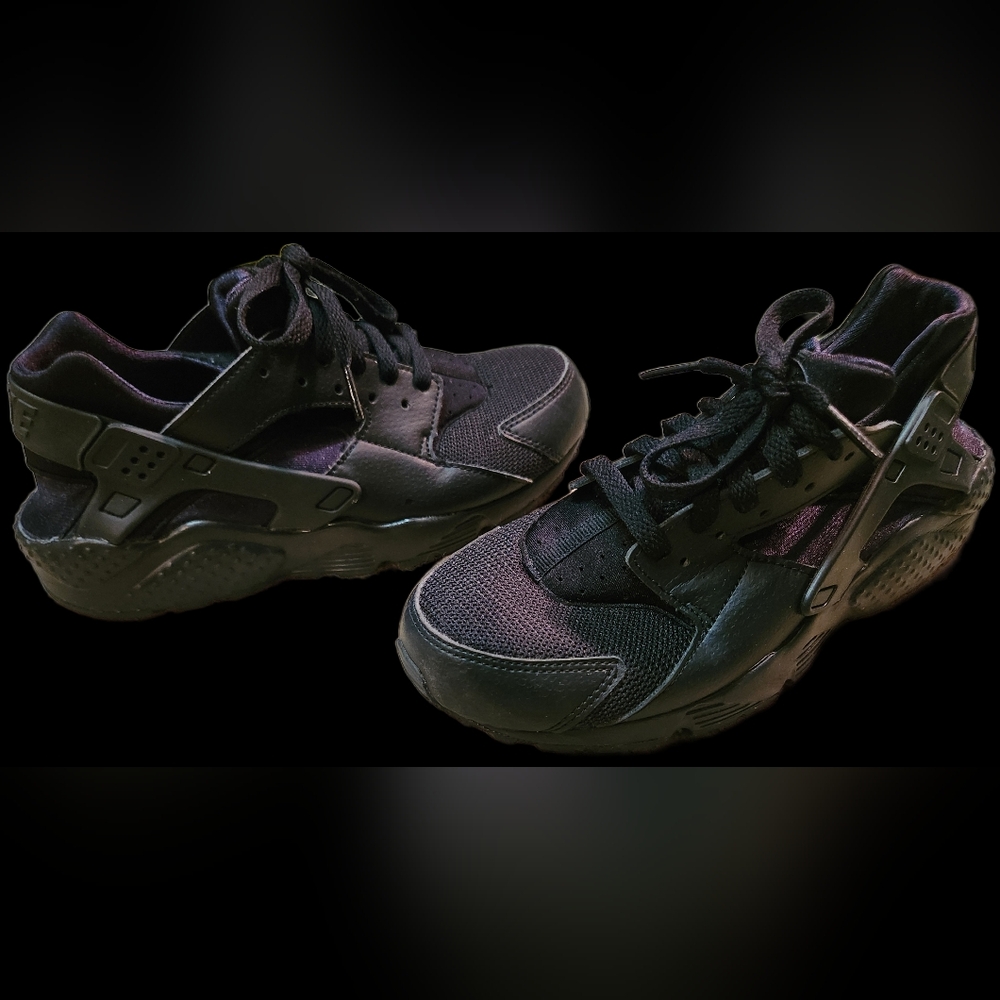 Nike Black Athletic Shoes